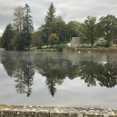Vue Sur Le Lac Huelgoat Buitenkant foto